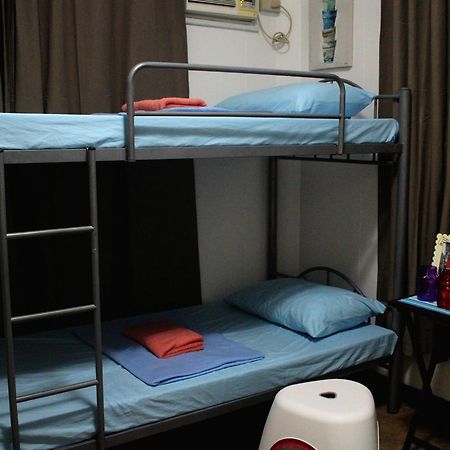 Food District Hostel Cebu Central Esterno foto