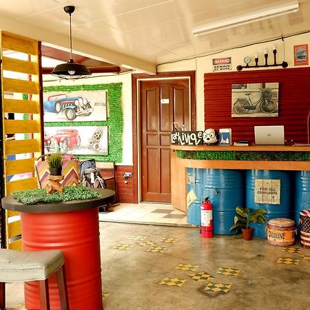 Food District Hostel Cebu Central Esterno foto